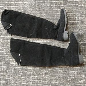 Lady Godiva Black boots with wallet size 8